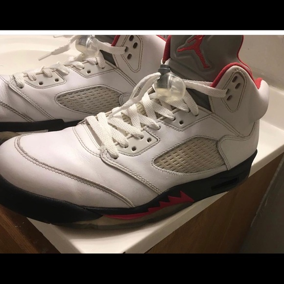 2013 fire red silver tongue Jordan 5 - Picture 2 of 4